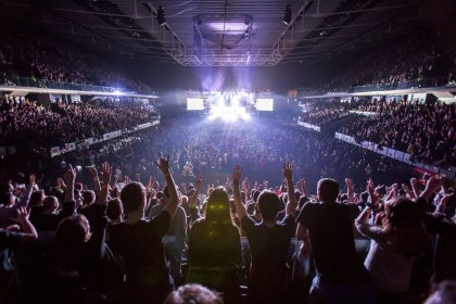 Música, deporte y coches llenan Navarra Arena